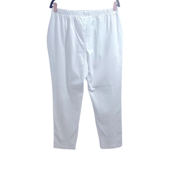 Women’s L.L. Bean white pull on pants in excellent like new condition - Picture 4 of 6